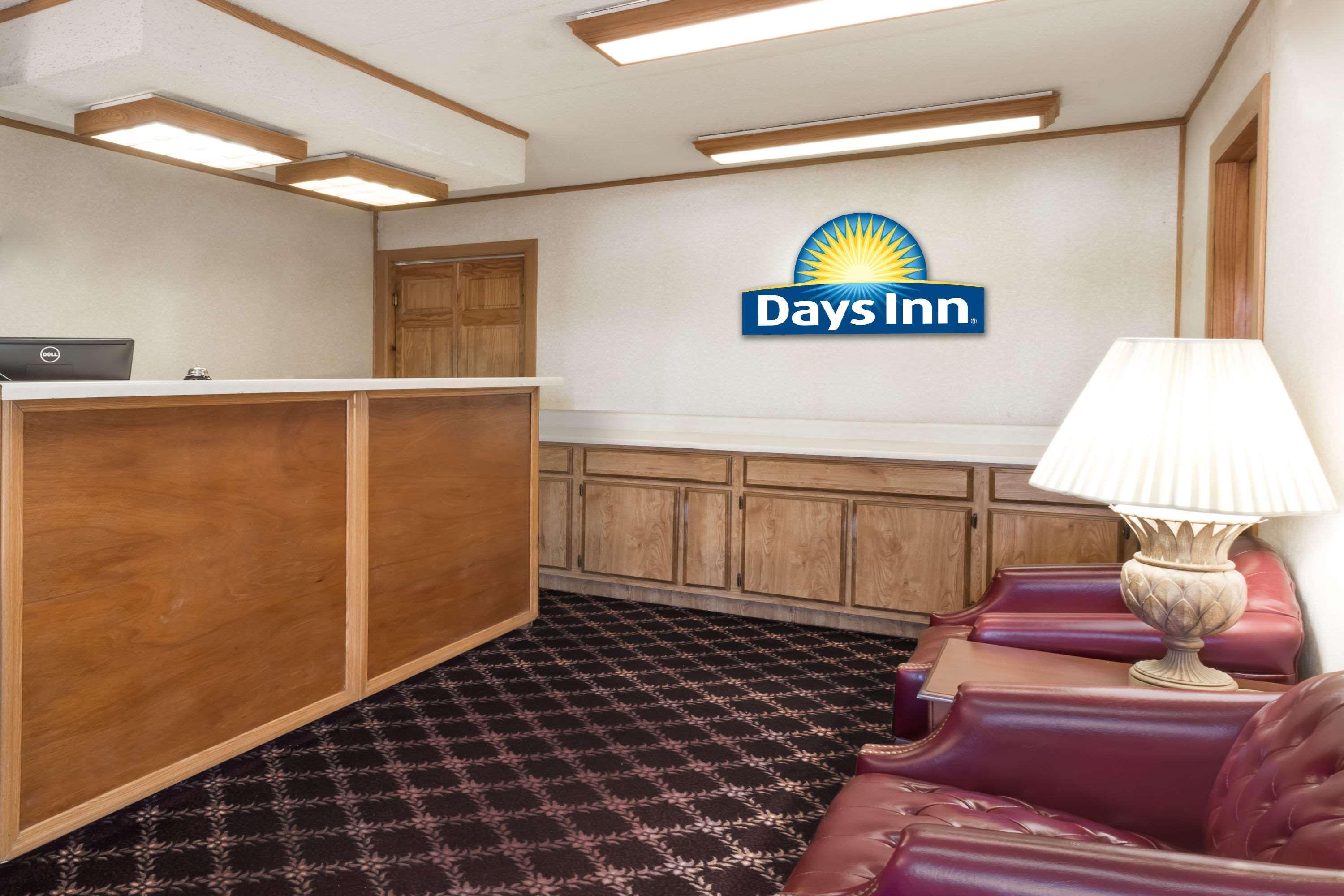 Days Inn By Wyndham Plymouth Exterior photo
