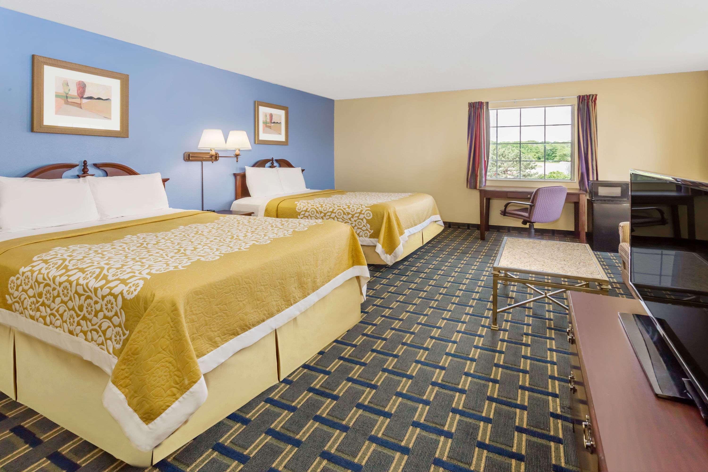 Days Inn By Wyndham Plymouth Exterior photo