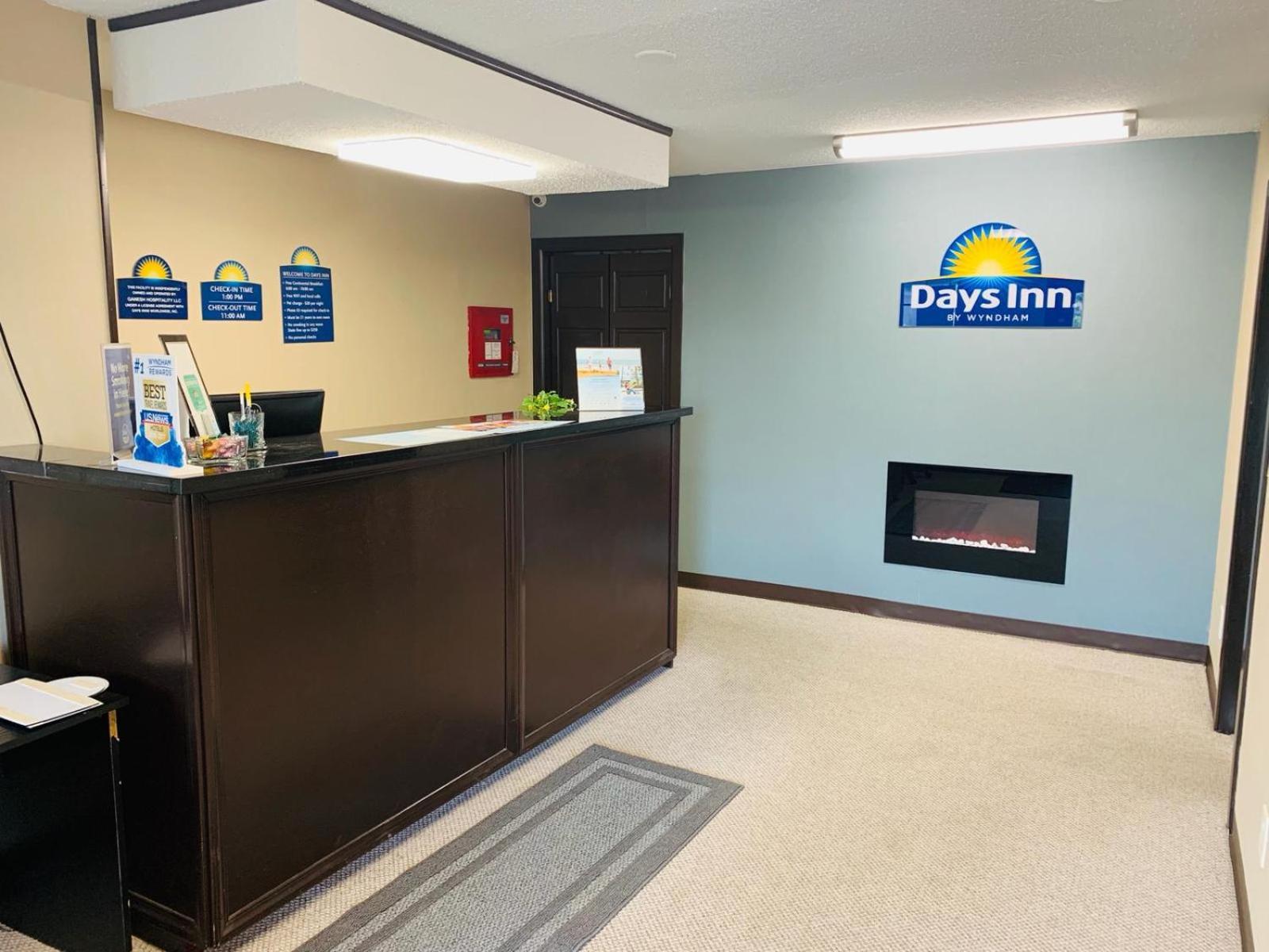 Days Inn By Wyndham Plymouth Exterior photo